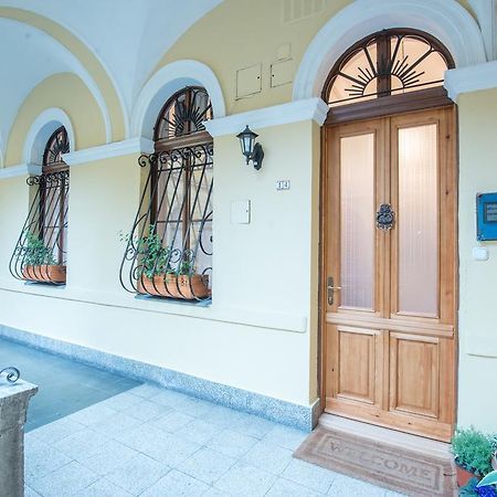 Rustic Elegance Apartment Budapest Luaran gambar
