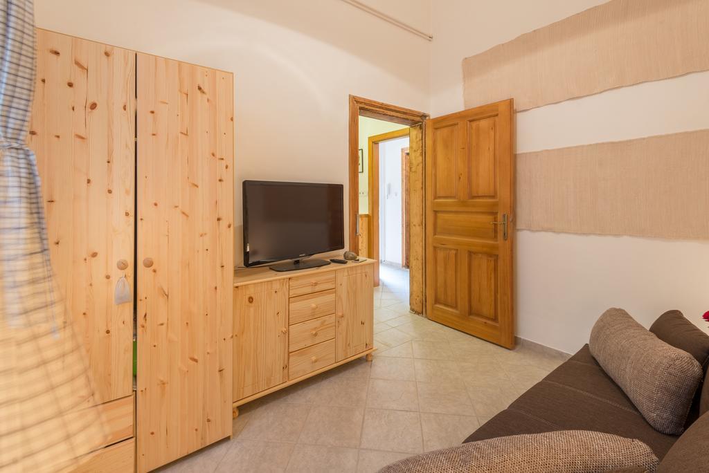 Rustic Elegance Apartment Budapest Luaran gambar